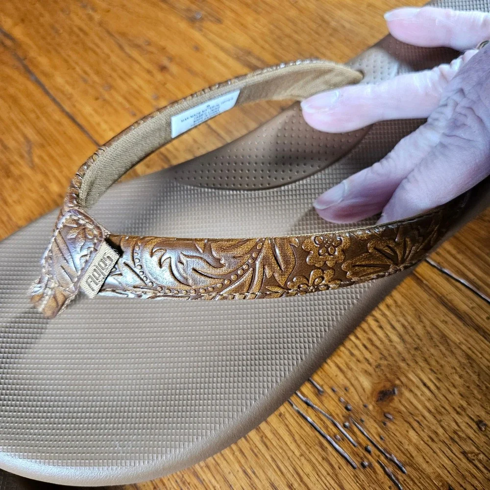 Flojos Rosita Women's Flip Flop Sandals Brown‎ Embossed Floral Thong Size 9